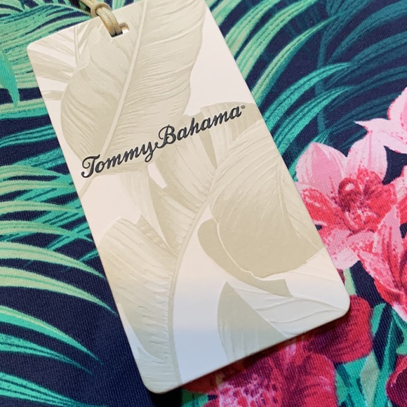 Womens skort. Size small. Never worn. - Picture 2 of 10